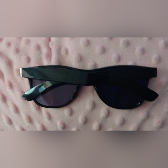 NYS CITY Pink w/ Black Framed Mirrored Sunglasses NWOT - Picture 2 of 6